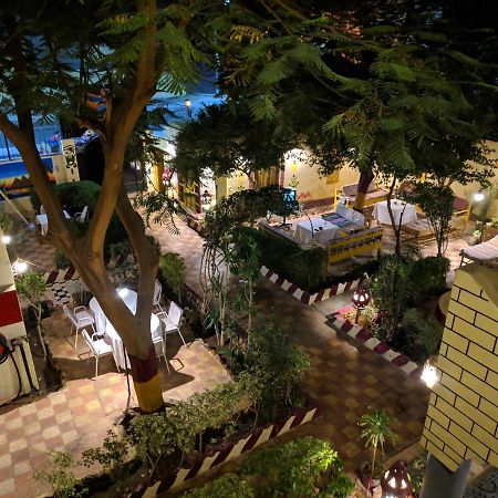 Elphardous Hotel Luxor Kültér fotó