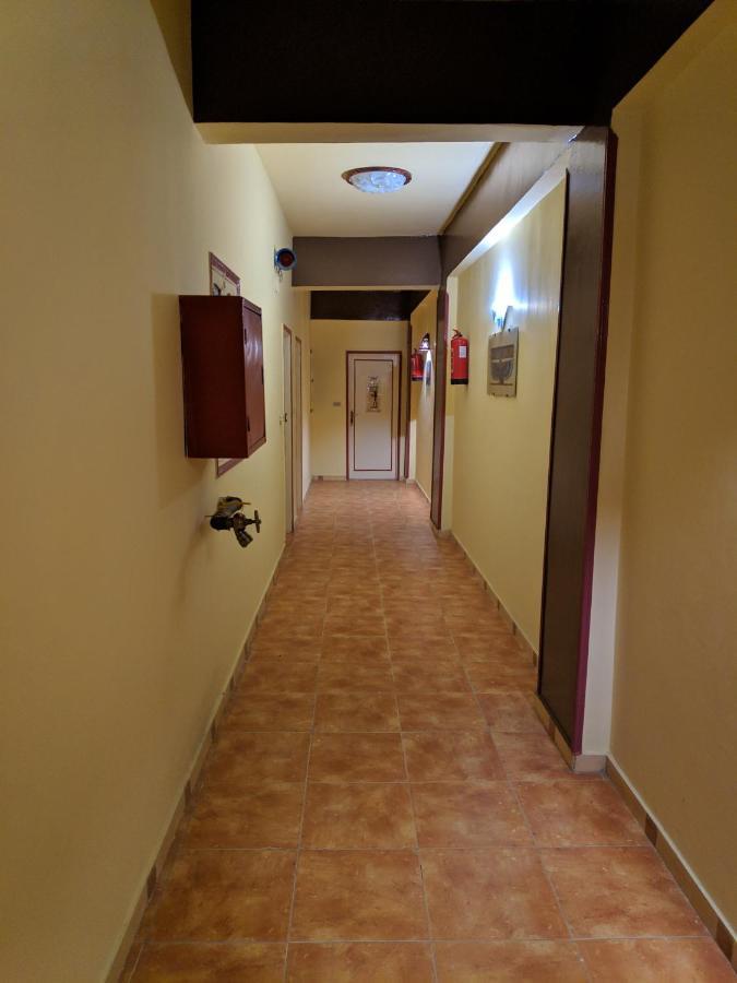 Elphardous Hotel Luxor Kültér fotó