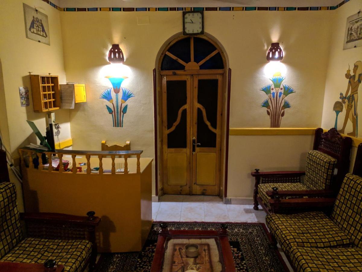 Elphardous Hotel Luxor Kültér fotó