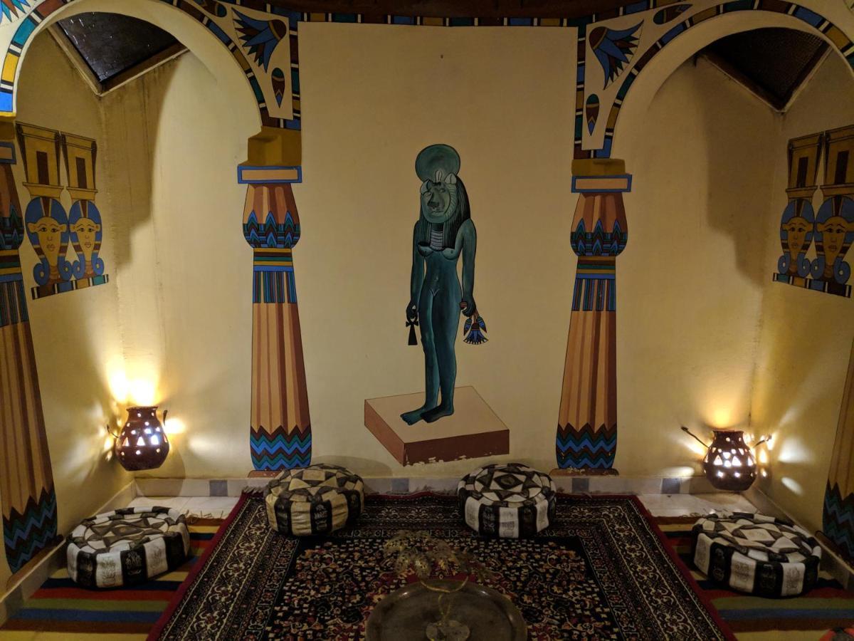 Elphardous Hotel Luxor Kültér fotó