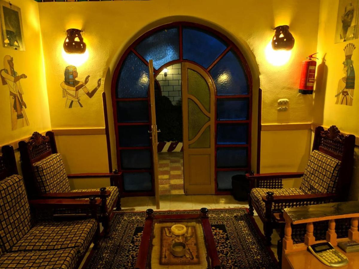 Elphardous Hotel Luxor Kültér fotó