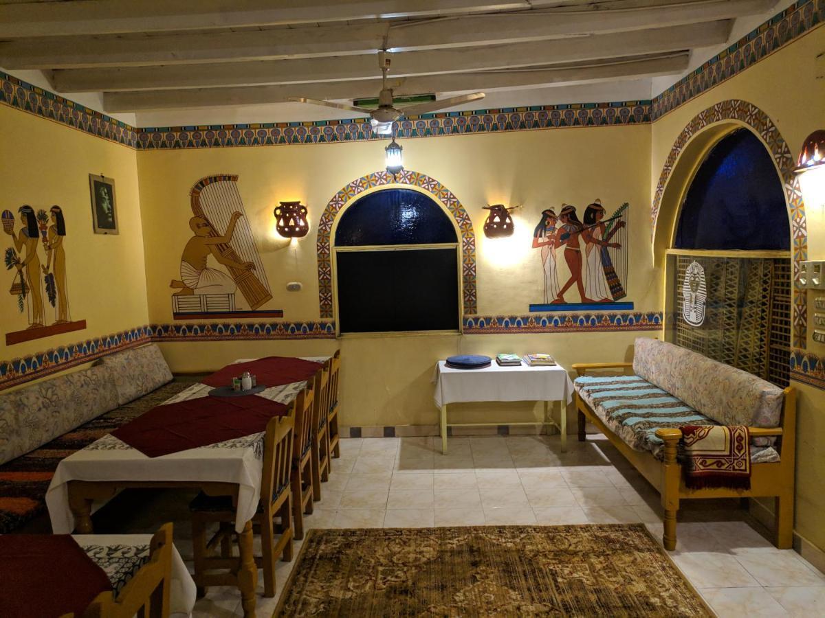 Elphardous Hotel Luxor Kültér fotó