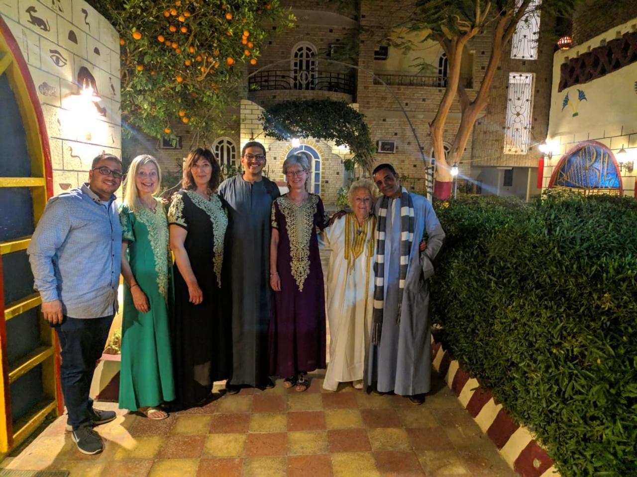 Elphardous Hotel Luxor Kültér fotó