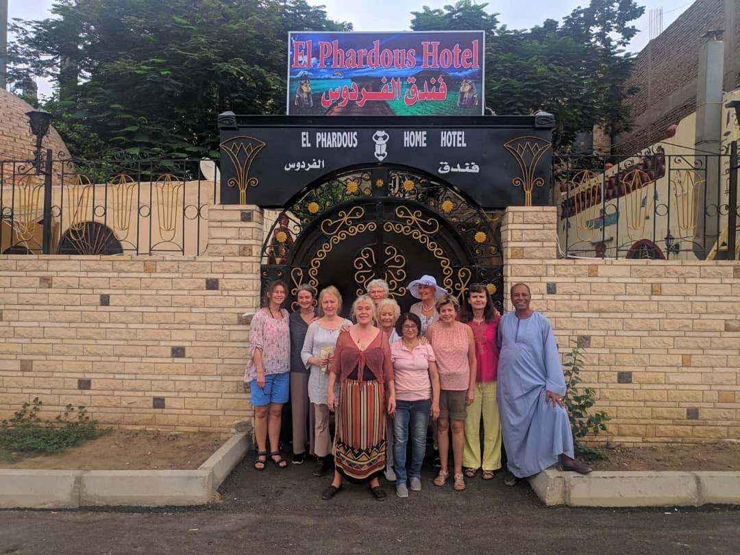 Elphardous Hotel Luxor Kültér fotó